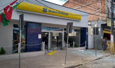 Bandidos explodem agência bancária em São Sebastião do Passé