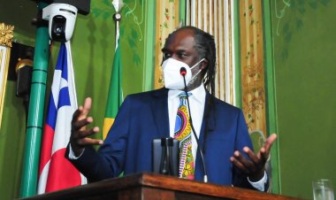 Cartilha do Estatuto da Igualdade Racial e Combate à Intolerância Religiosa é entregue na Câmara Municipal de Salvador