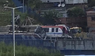 Caminhão de serviço bate no vagão do metrô que descarrilhou e choca com outro vagão em Salvador nas proximidades da Estação Pirajá.