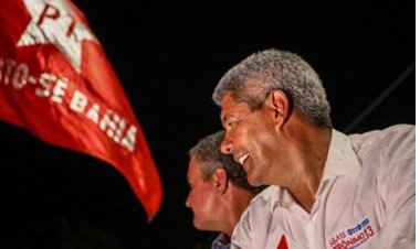 Jerônimo garante atuação firme na Segurança Pública durante comício em Juazeiro