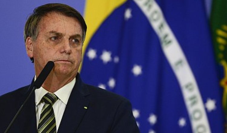 "manifestações pacíficas são bem-vindas" e criticou ocupações. Disse Bolsonaro em primeiro pronunciamento depois do resultado das eleições.