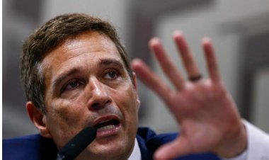 Presidente do Banco Central comemora projeções da inflação para baixo.