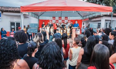 Nilza da Mata ovacionada no Geari, na inauguração da Escola São Judas Tadeu