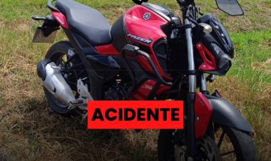 Acidente com moto e ônibus no entrocamento .